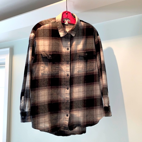 Old Navy black and white Boyfriend shirt; ladies size large - Picture 1 of 3